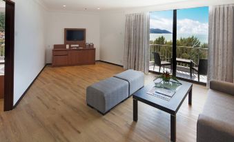 The Bayview Beach Resort