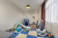 Century Star Hotel (Huazhou Academy Dengzhou Station)