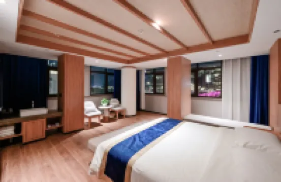 Lanzhou Zhongshan Hotel Hotels near White Pagoda Mountain Park