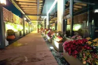 Lanting Xiaozhu Boutique Hotel (Nanyang Dushan Avenue Zhangheng Road) - Balkoner