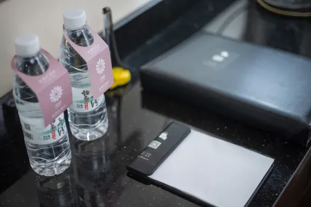 Floral Hotel · Sanqingshan Wangshan Hotel Отели рядом с достопримечательностью «Oriental Goddess»