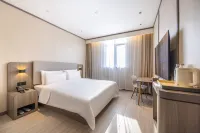 HanTing Hotel (Lanzhou Eastern Market Wulipu Subway Station) Hotels in Lanzhou