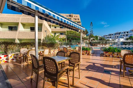 Apartamentos Playazul Отели рядом с достопримечательностью «Aloe Park»