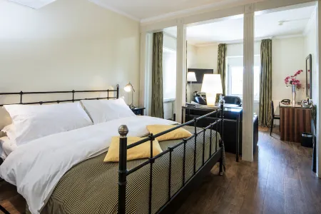 Central Plaza Отели рядом с достопримечательностью «Кладбище Флунтерн»