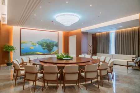 Yulin City Luchuan Hot Spring Jiulong Villa