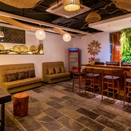 Floral Hotel· Pantaoshu Hotel(Yangshuo West Street Lijiang Branch)