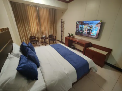 Sujie Inn (Xiaoxihu Subway Station Yellow River Mother Sculpture Statue)