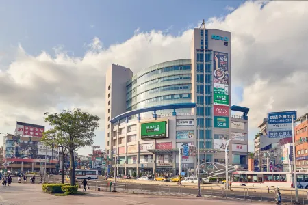 CHECK inn Express New Taipei Tamsui Отели рядом с достопримечательностью «Yonglian Temple»