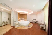 West Tour Fairy Tale Hotel (Guiping Xishan Scenic Area)