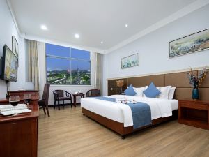 Longxing Tianxia Holiday Hotel