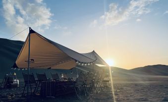 Dunhuang Moguest Desert Camping Reception Center