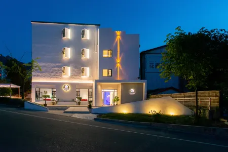 No. 43, Group 19, Qiliping, Henan, Luanchuan, China Отели рядом с достопримечательностью «Butterfly Valley»