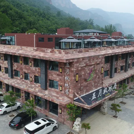 May Maple Forest House Hotel