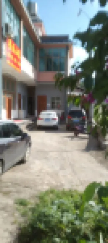 Luoping Jiulong Waterfall Scenic Shanzhai Homestay