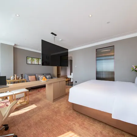 Vienna 3 Best Hotel (Yangxin High-Speed Railway Station Guanggu Square)
