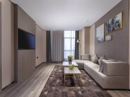 Echarm Plus Hotel (Suzhou Wujiang East Taihu Wanbao Shopping Plaza)