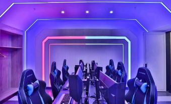 S e-sports Hotel (Zhumadian Huanghuai College Branch)