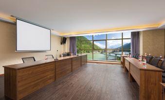 Van Latu Shanshui Sunshine Hotel (Luding Bridge Shop)