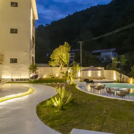 Huangchuan Laojun Mountain Shanhai Legend Wangyue Homestay (Laojunshan Yunjing Cableway Branch)