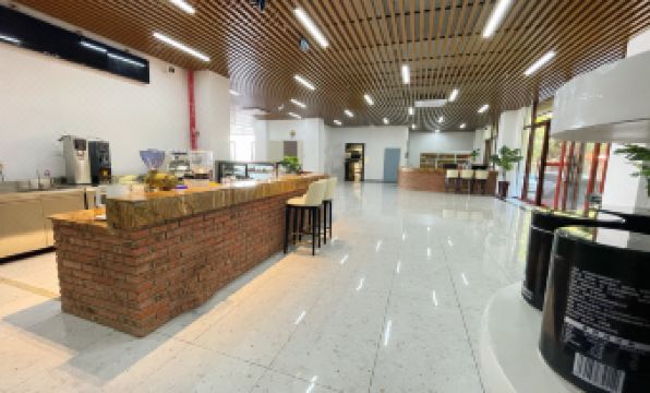 3. 우창 강 호텔..