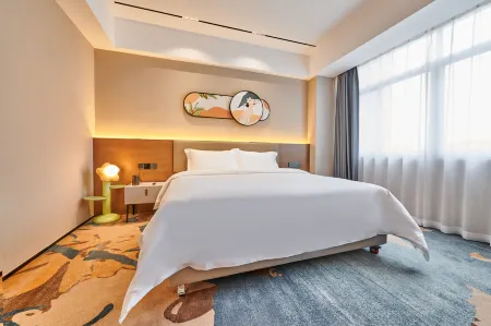 Rezen Longhh Hotel (Zhaoqing Seven Star Cave Sports Center)
