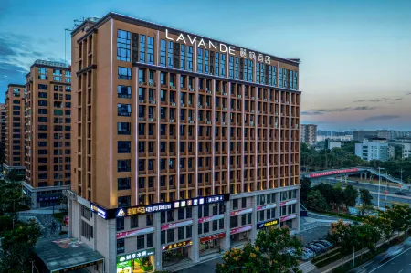 Lavande Hotel Changsha Outlets Zhongxin Square Metro Station Отели рядом с достопримечательностью «Hunan Vocational College of Science and Technology (Muyun Campus)»