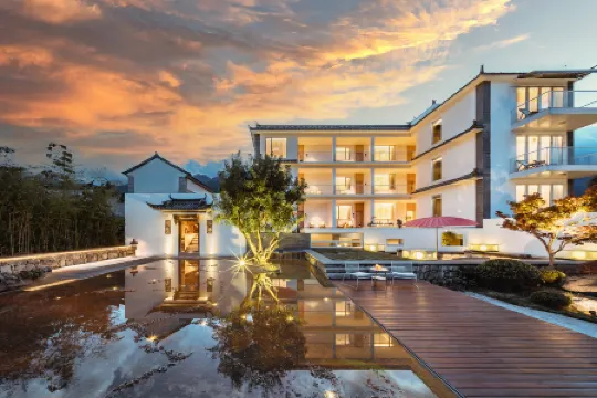 Meet Hefengting·Jianshan | Natural Ore Hot Spring Holiday Villa Scenic Hotel