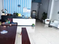 Chuxiong Yunshang Huakai Hotel - Dağ Manzaralı