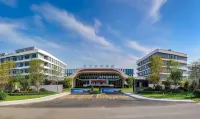 Rizhao Guoheng Blue Whale Hotel Hotel in zona Rizhao Taohua Island Folk-Custom Garden