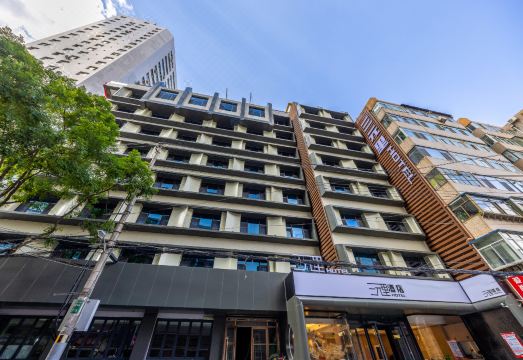 兰州三元里酒店（东方红广场静宁南路店）外景图