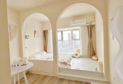 깔끔하고 모던한 호텔 객실 인테리어