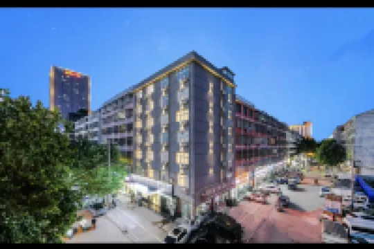 Yongcheng Jinghuayuan Business Hotel