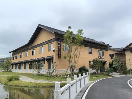 Fengheju Homestay (Dingnan Hakka Ancient City) Отели в г. Динань