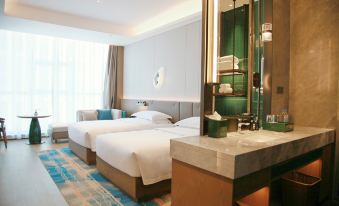 Cheery Dragon Hotel Weihai Jiuzi holds