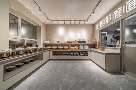 Starway Hotel Отели рядом с достопримечательностью «Zhangye Buddha Temple»