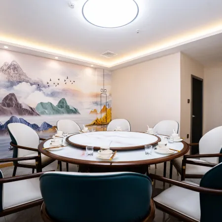 Xingyue Hotel (Chaihe Yueliang Xiaozhen)