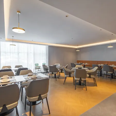 OKDAY Hotel (Royal Diwang Plaza, sports Center, Yongzhou)