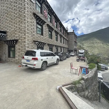 Lin Yun Hotel