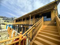 Heqian Yuexia Homestay Hotels near Yi Li He Da Qiao
