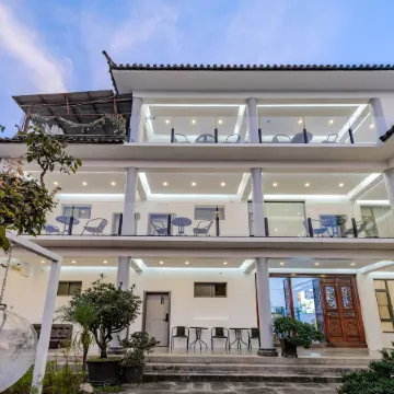 Dali Ancient City Canghai Wangyue Courtyard (Honglongjing)