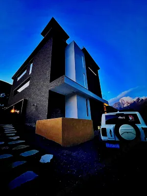 Siguniang Mountain Green Meconopsis Jinshan Manor Hotels in Changping Valley/Ethnic Customs Street