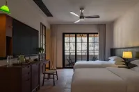 Shanchuan Suji Hot Spring Resort Hotel (Hailuogou Glacier Forest)