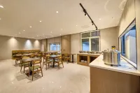 Songguo Resort Hotel (Bashang Grassland China Horse Town Tourist Resort) - sarapan