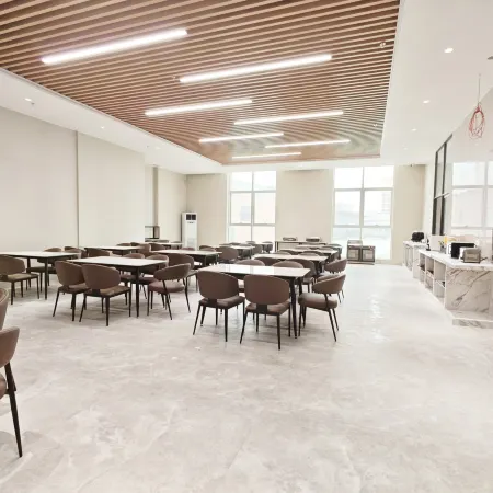 Bohai Hotel (Guanghai Bay Fisherman's Wharf)