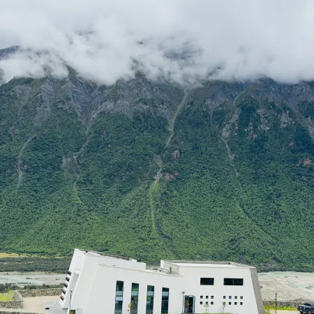 Yula (Jionglacuo Tourist Service Center)