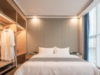 Xingzhou Bay Grand Hotel (Ganzhou Yudu County Changzheng Square) Hotels in Yudu