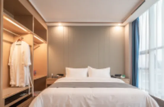 Xingzhou Bay Grand Hotel (Ganzhou Yudu County Changzheng Square)