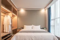 Xingzhou Bay Grand Hotel (Ganzhou Yudu County Changzheng Square)