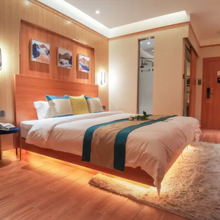 Denis Hotel (Wuzhou Chenxi Mingdu New City Branch)