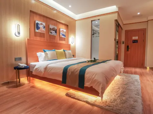 Denis Hotel (Wuzhou Chenxi Mingdu New City Branch) - balcony